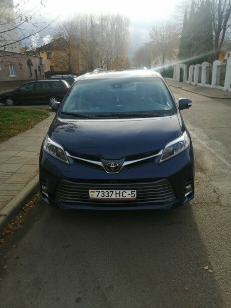 Toyota Sienna III (XL30), 7 мест, 2018 г.