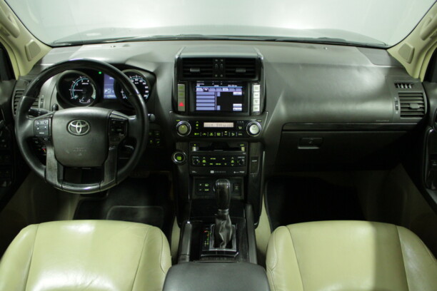 Toyota Land Cruiser Prado J150, 7 мест, 2009 г.