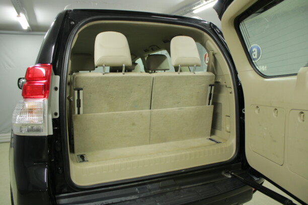 Toyota Land Cruiser Prado J150, 7 мест, 2009 г.
