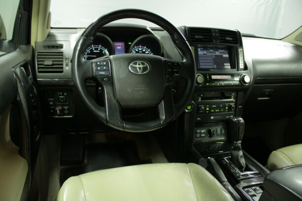 Toyota Land Cruiser Prado J150, 7 мест, 2009 г.
