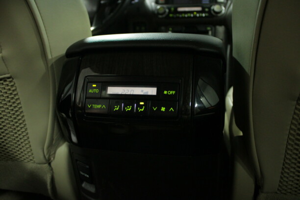 Toyota Land Cruiser Prado J150, 7 мест, 2009 г.