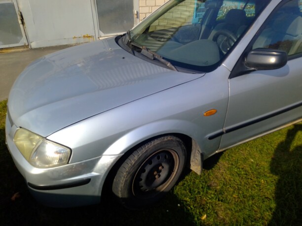 Mazda 323F, 1998 г.