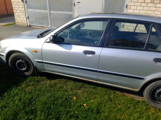 Mazda 323F, 1998 г.