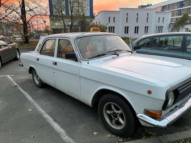 ГАЗ 24 10, 1988 г.