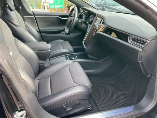 Tesla Model S I · Рестайлинг, 2017 г.