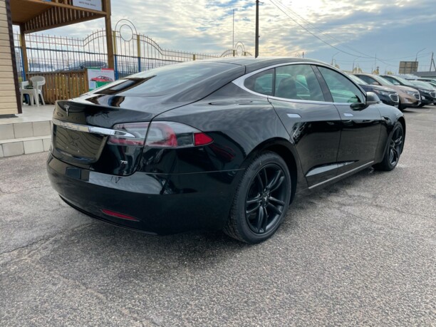 Tesla Model S I · Рестайлинг, 2017 г.