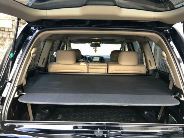 Toyota Land Cruiser J200, 7 мест, 2010 г.