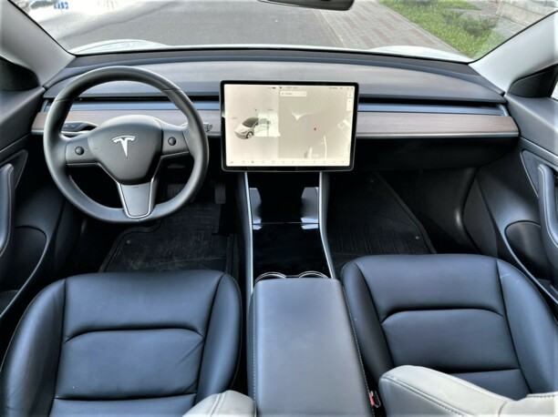 Tesla Model 3, 2020 г.