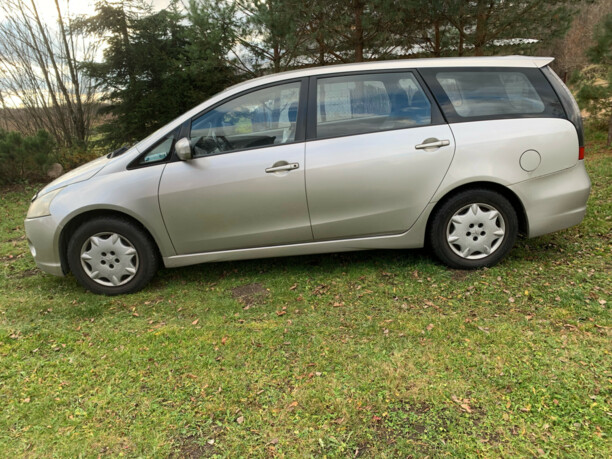 Mitsubishi Grandis, 7 мест, 2008 г.