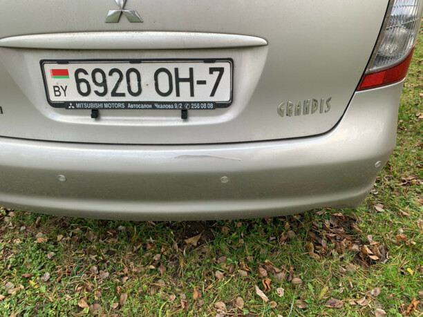 Mitsubishi Grandis, 7 мест, 2008 г.