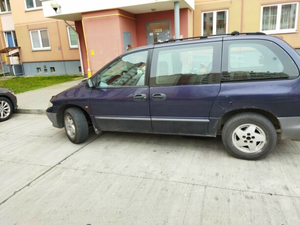 Chrysler Voyager III, 7 мест, 1999 г.