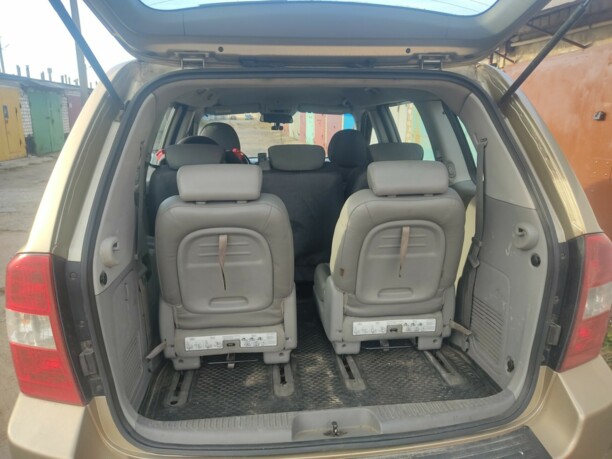 Kia Carnival II, 7 мест, 2008 г.