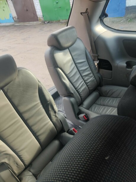 Kia Carnival II, 7 мест, 2008 г.