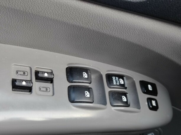 Kia Carnival II, 7 мест, 2008 г.