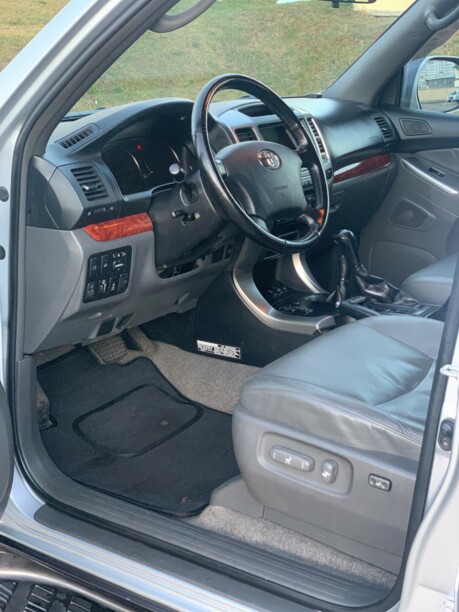 Toyota Land Cruiser Prado J120, 7 мест, 2006 г.