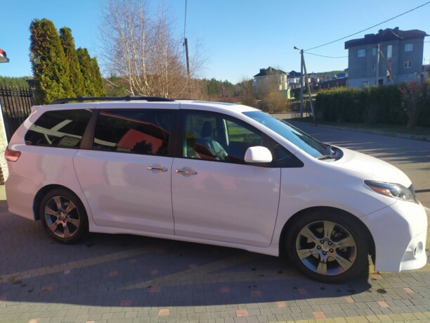 Toyota Sienna III (XL30) · Рестайлинг, 7 мест, 2015 г.