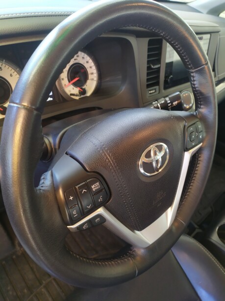 Toyota Sienna III (XL30) · Рестайлинг, 7 мест, 2015 г.
