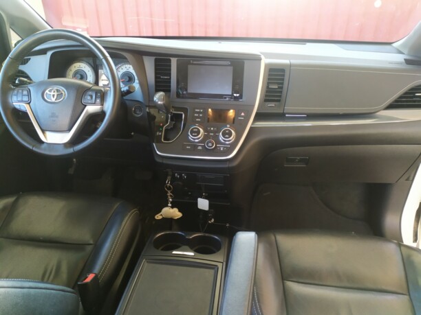 Toyota Sienna III (XL30) · Рестайлинг, 7 мест, 2015 г.