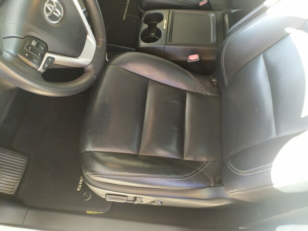 Toyota Sienna III (XL30) · Рестайлинг, 7 мест, 2015 г.