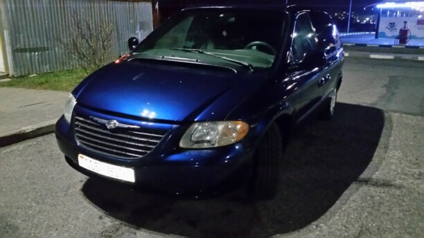 Chrysler Voyager IV, 7 мест, 2002 г.