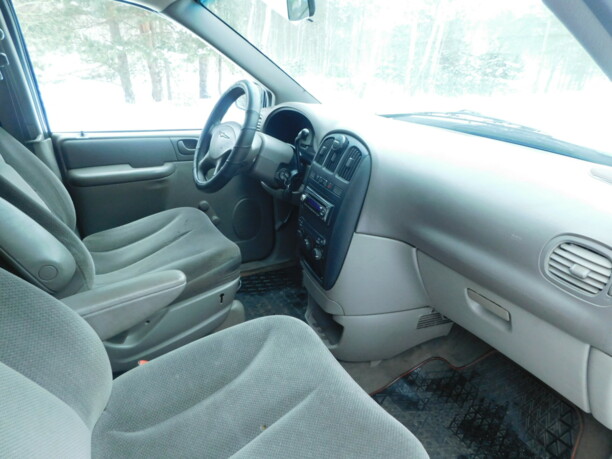Chrysler Voyager IV, 7 мест, 2002 г.