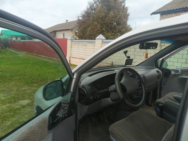 Chrysler Voyager III, 7 мест, 2000 г.