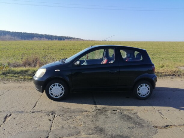 Toyota Yaris I (P1), 2000 г.
