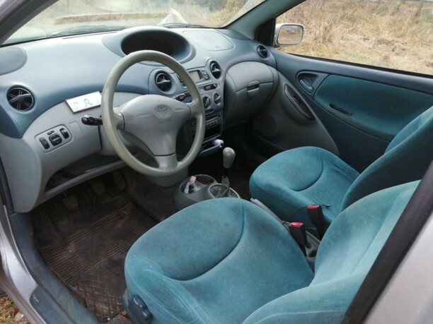 Toyota Yaris I (P1), 2000 г.
