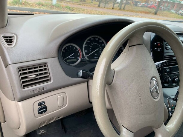 Toyota Sienna II (XL20), 7 мест, 2004 г.