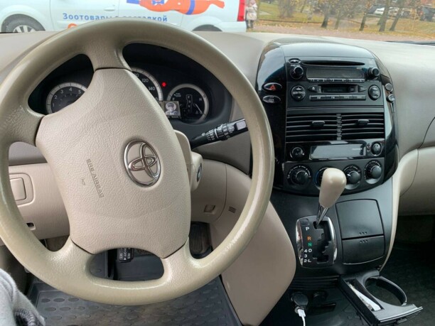 Toyota Sienna II (XL20), 7 мест, 2004 г.