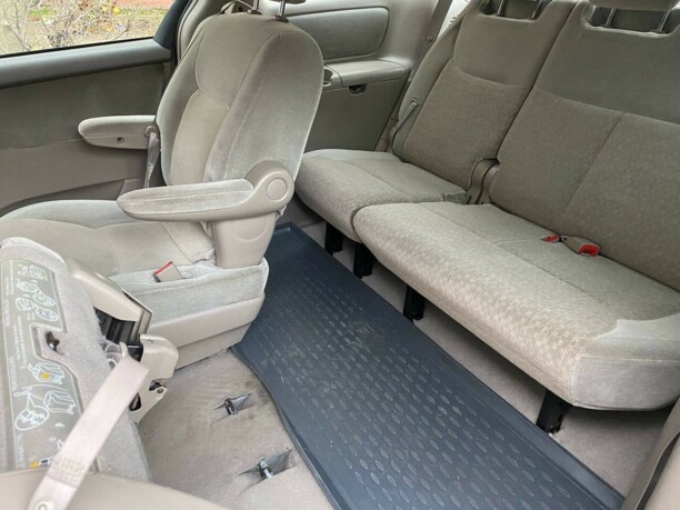 Toyota Sienna II (XL20), 7 мест, 2004 г.