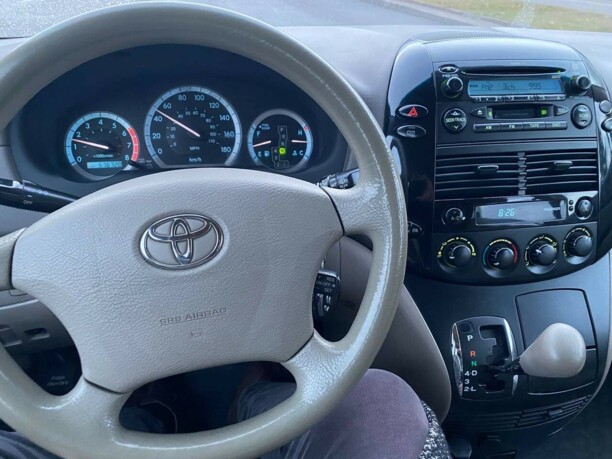 Toyota Sienna II (XL20), 7 мест, 2004 г.