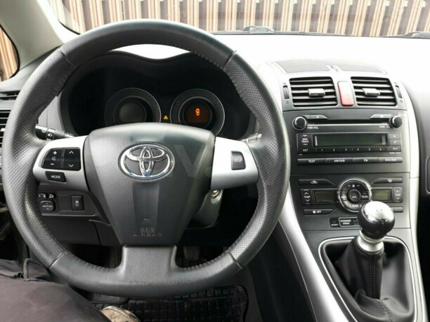 Toyota Auris I (E150) · Рестайлинг, 2010 г.