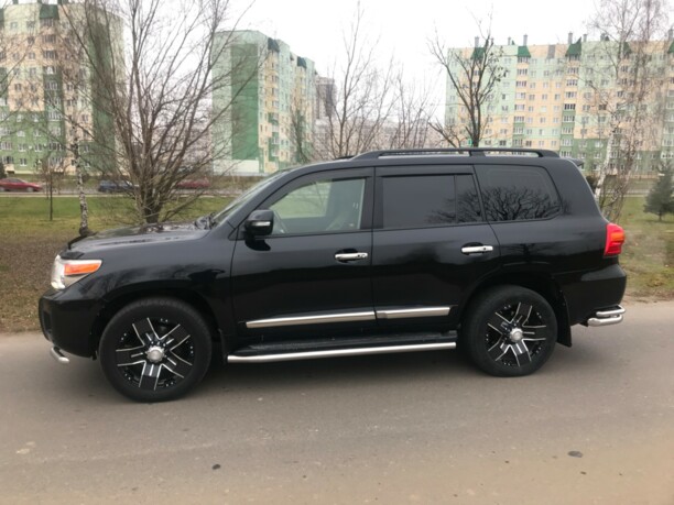 Toyota Land Cruiser J200 · Рестайлинг, 7 мест, 2012 г.