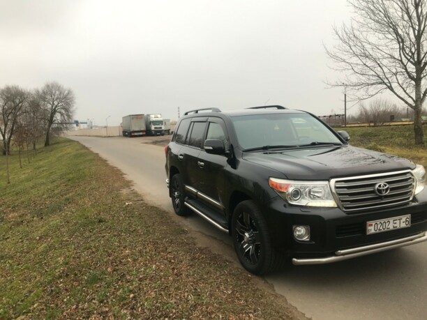 Toyota Land Cruiser J200 · Рестайлинг, 7 мест, 2012 г.