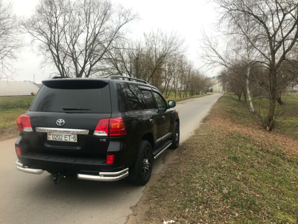 Toyota Land Cruiser J200 · Рестайлинг, 7 мест, 2012 г.