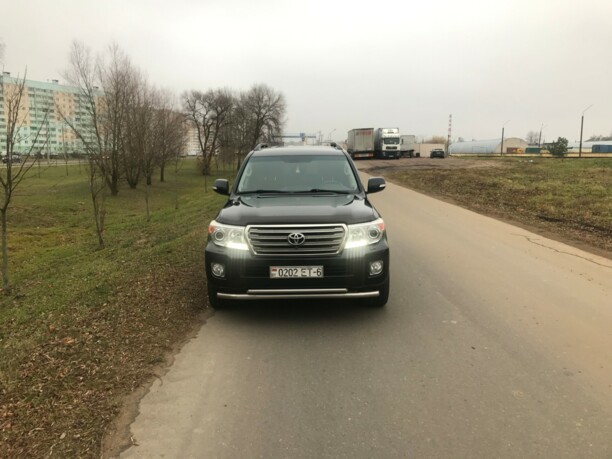 Toyota Land Cruiser J200 · Рестайлинг, 7 мест, 2012 г.