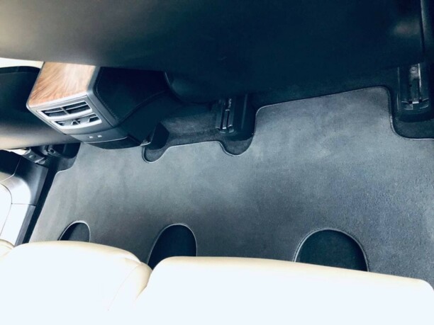 Tesla Model X, 7 мест, 2017 г.