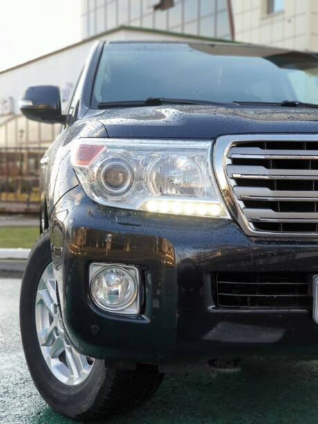 Toyota Land Cruiser J200 · Рестайлинг, 7 мест, 2012 г.