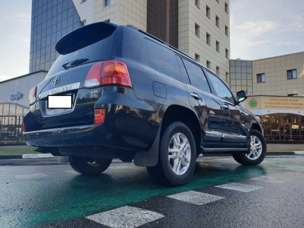 Toyota Land Cruiser J200 · Рестайлинг, 7 мест, 2012 г.