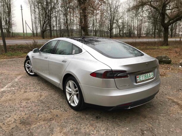 Tesla Model S I, 2015 г.