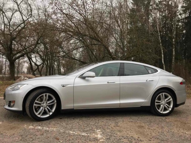 Tesla Model S I, 2015 г.
