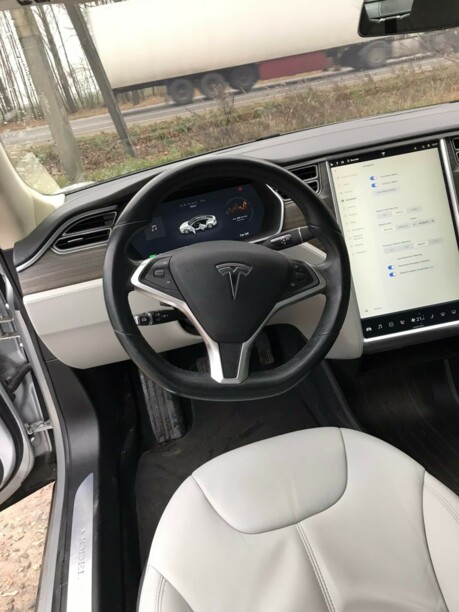 Tesla Model S I, 2015 г.