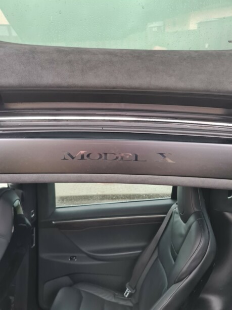 Tesla Model X, 7 мест, 2017 г.