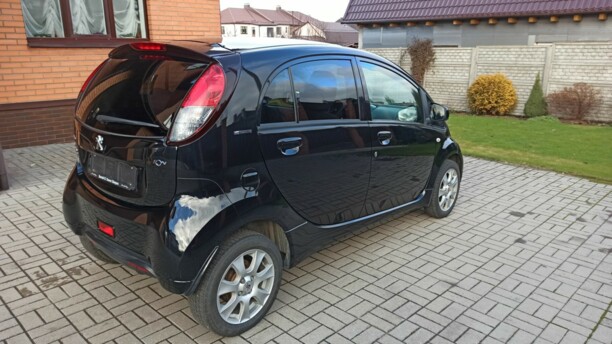 Peugeot iOn, 2011 г.