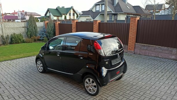 Peugeot iOn, 2011 г.