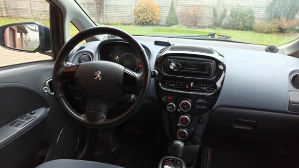 Peugeot iOn, 2011 г.
