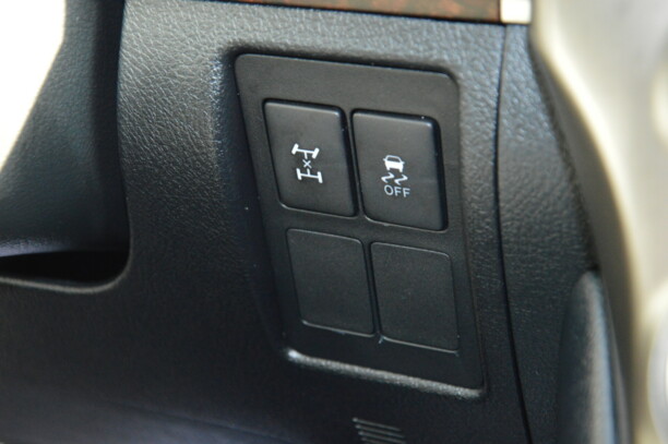Toyota Land Cruiser J200, 7 мест, 2011 г.