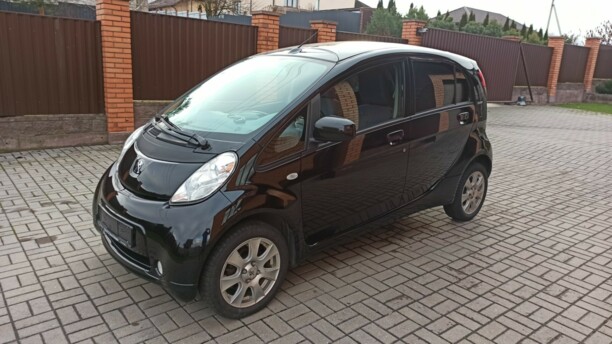 Peugeot iOn, 2011 г.