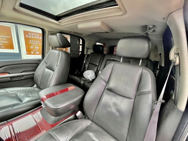 Cadillac Escalade III, 7 мест, 2007 г.